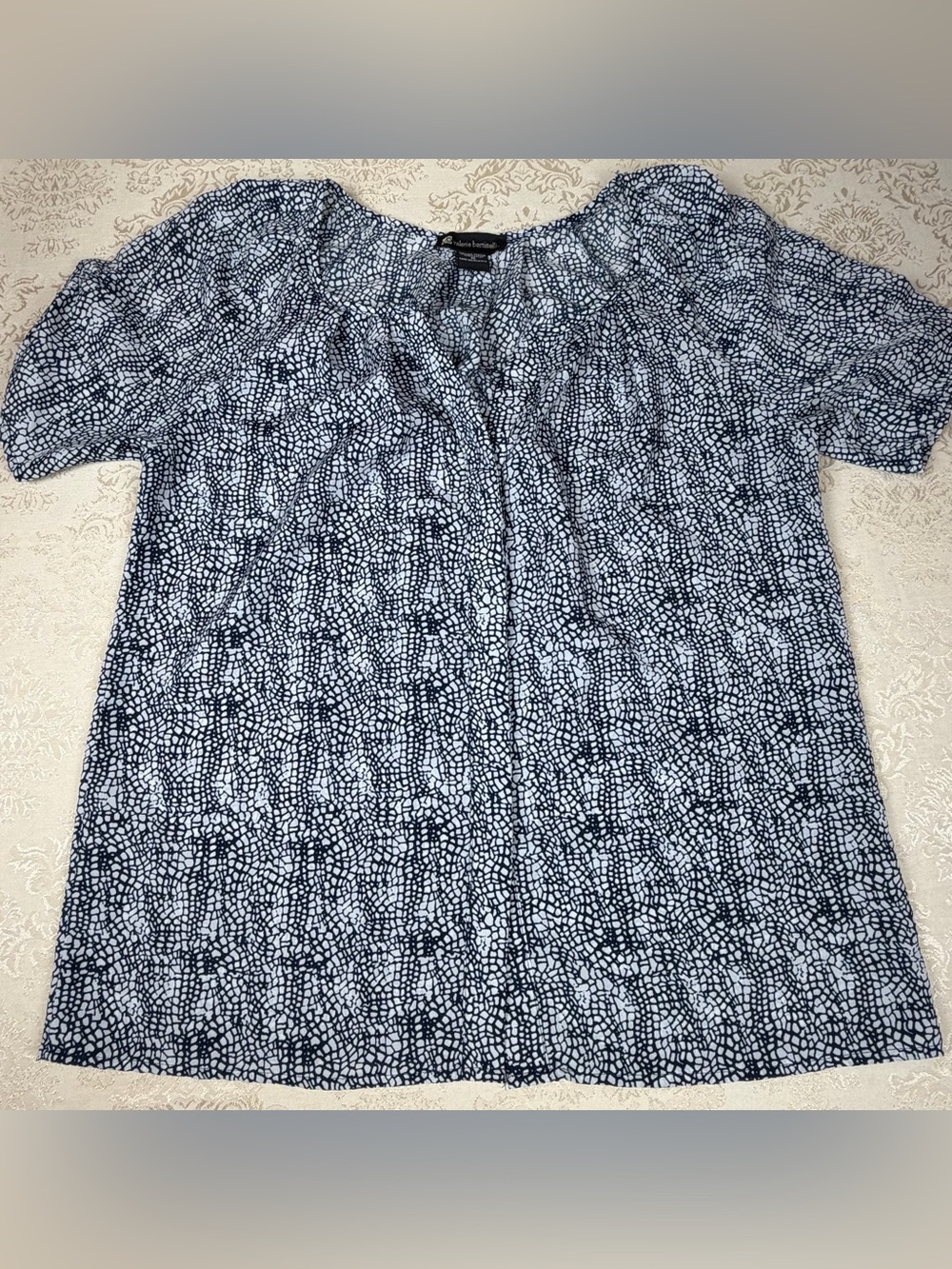 Valerie Bertinelli Navy and White Abstract Pebble Print Top
